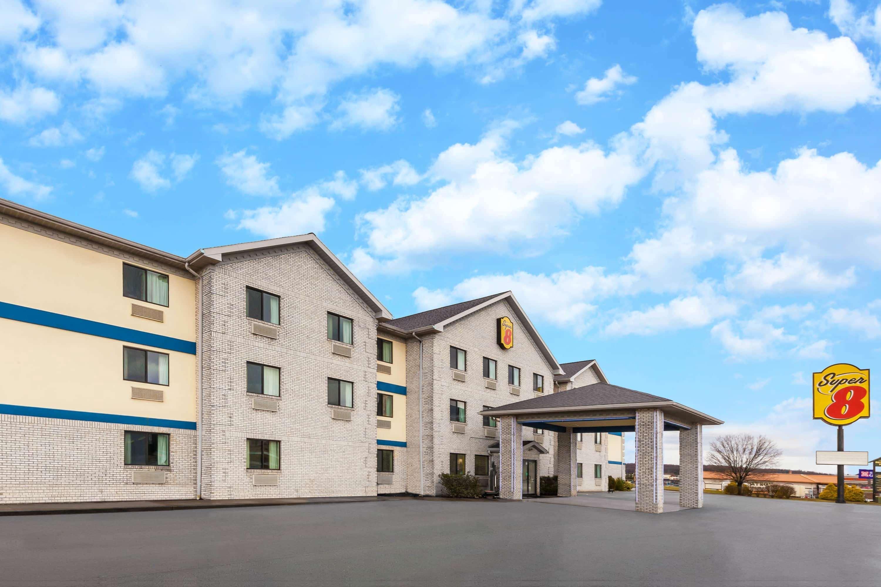 מלון Super 8 By Wyndham Uniontown Pa מראה חיצוני תמונה