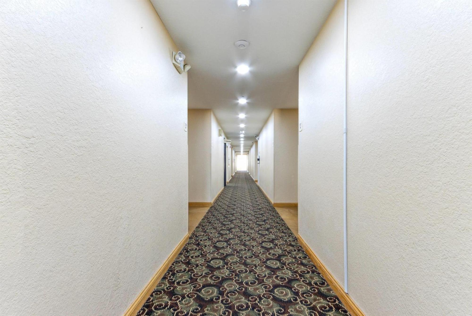 מלון Super 8 By Wyndham Uniontown Pa מראה חיצוני תמונה