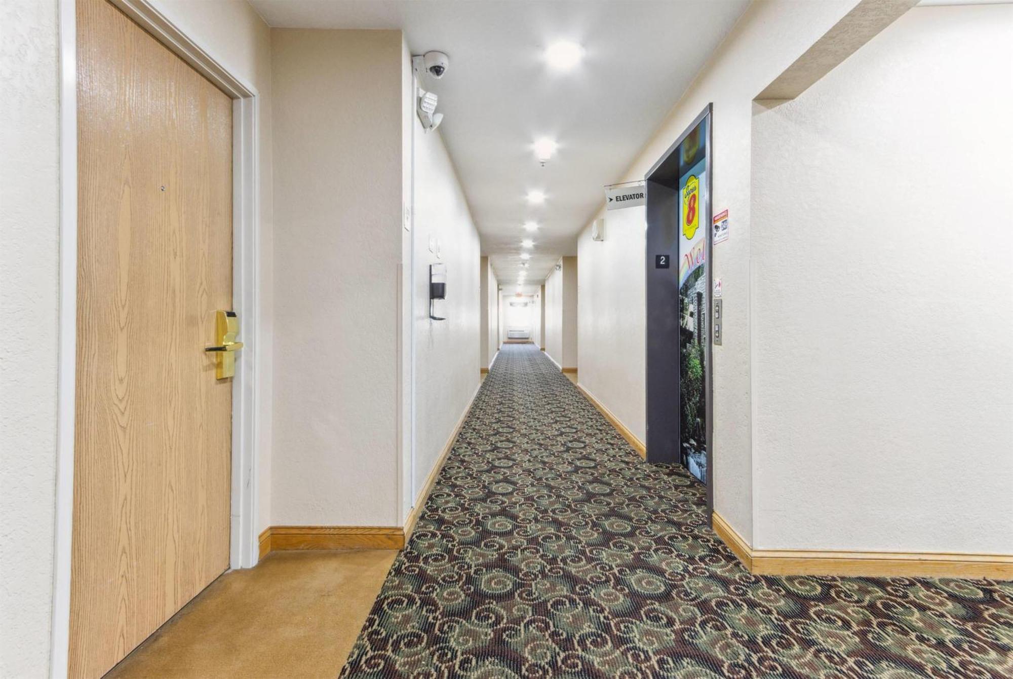 מלון Super 8 By Wyndham Uniontown Pa מראה חיצוני תמונה