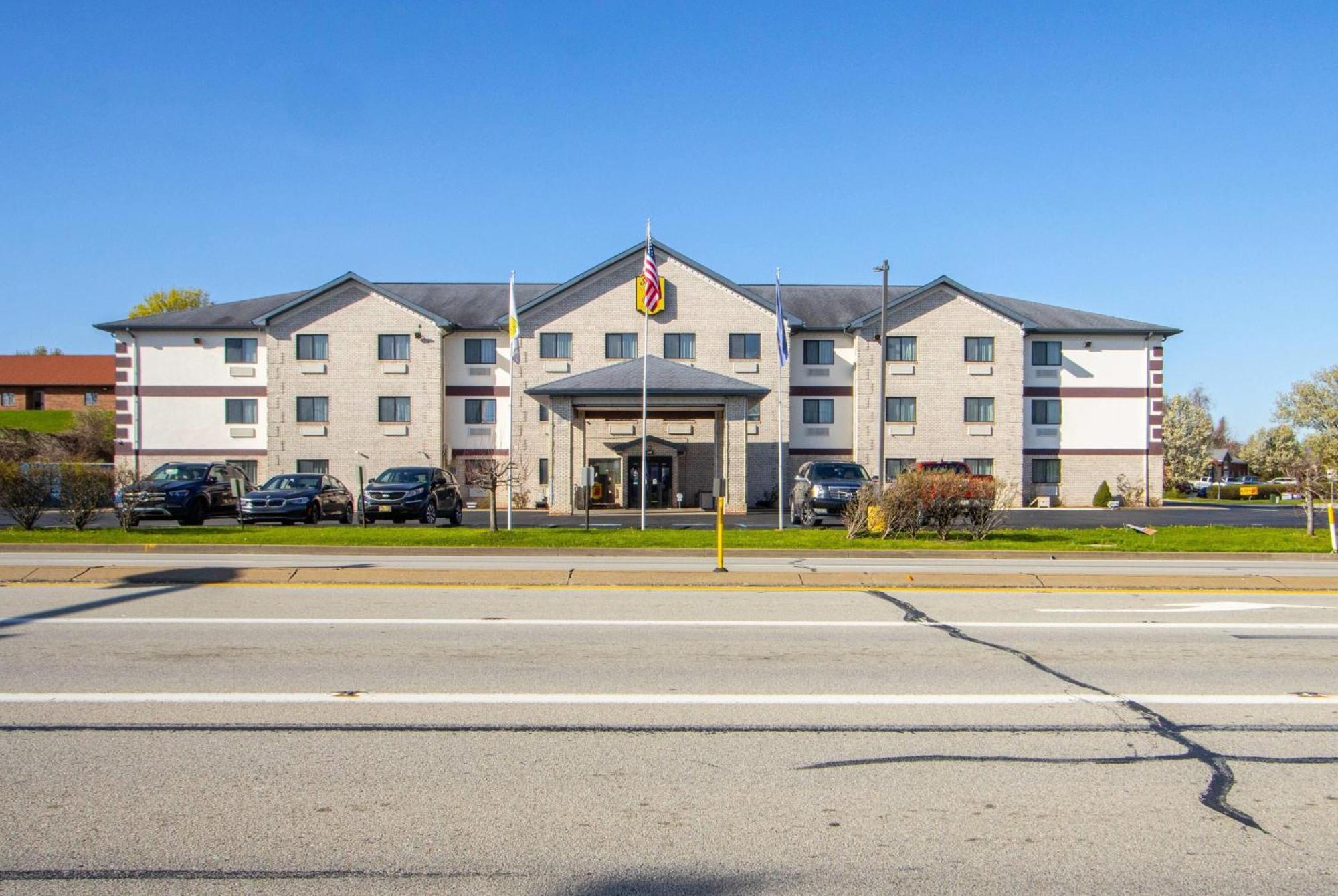 מלון Super 8 By Wyndham Uniontown Pa מראה חיצוני תמונה